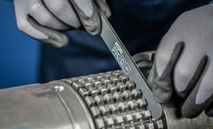 Easier machining of components with lots of contours