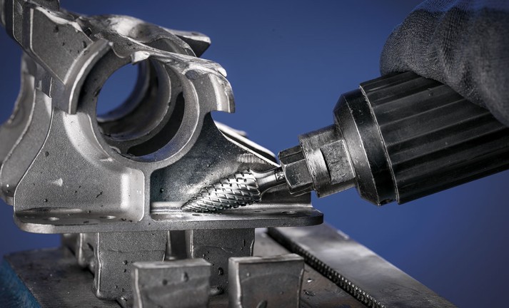 Frässtifte der Zahnung TITANIUM sind die Spezialisten im Einsatz auf harten Titanwerkstoffen.