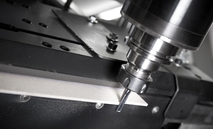 Frässtifte der Zahnung PLAST mit Stirnschneide sind besonders für den Maschinen- und Robotereinsatz geeignet.