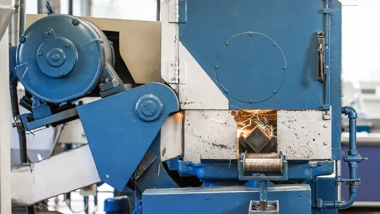 Diversos processos de corte no corte estacionário