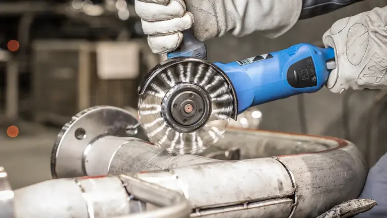 Knotted wheel brushes: the most important principles