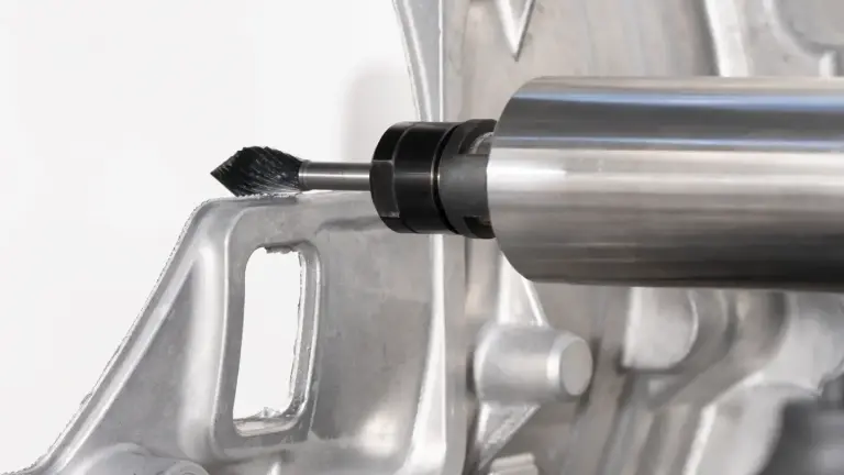 Ferramentas para fresamento para a utilização guiada por robô