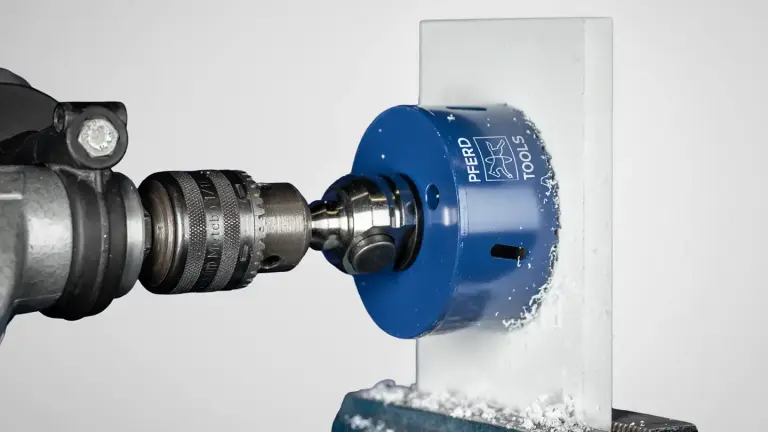 HSS hole saws and tungsten carbide hole cutters: the main differences